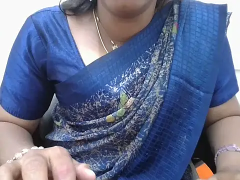 Snapshot of Cute_Riyaa22 chatting on February 2026 10:58:02 AM Cute Riyaa22 online show from February 2026 10:58:02 AM