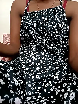 Snapshot of Cute_Riyaa22 chatting on March 2026 10:31:01 AM Cute Riyaa22 online show from March 2026 10:31:01 AM