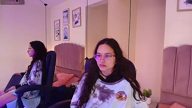 Hanabie  online show from February 2026 03:24:02 AM