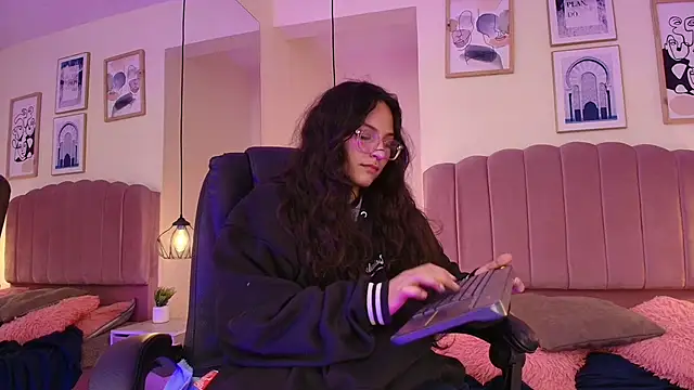 Hanabie  online show from February 2026 03:16:01 AM