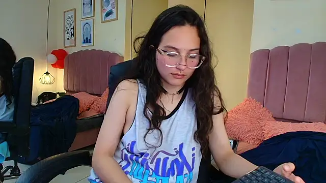 Hanabie  online show from March 2026 03:33:01 AM