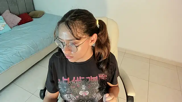 Snapshot of rosse_taylorx1 chatting on April 2026 07:21:01 PM rosse taylorx1 online show from April 2026 07:21:01 PM
