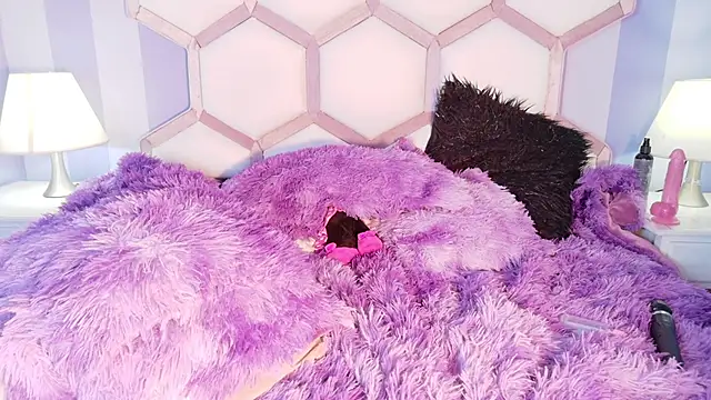 yvi taylor online show from February 2026 12:51:02 AM