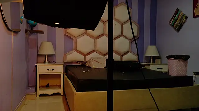 yvi taylor online show from April 2026 12:06:02 PM