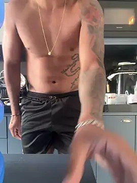 Snapshot of Gustavo17model chatting on January 2026 04:11:01 PM Gustavo17model online show from January 2026 04:11:01 PM