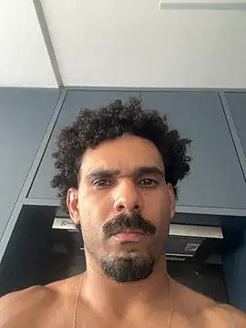 Snapshot of Gustavo17model chatting on January 2026 07:31:02 PM Gustavo17model online show from January 2026 07:31:02 PM