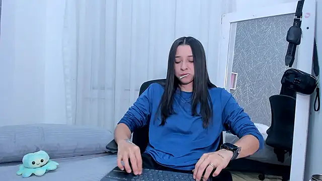 ViictoriiaSaenz online show from April 2026 12:38:01 AM