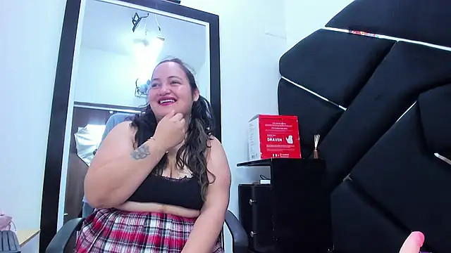 MiaRouss69 online show from May 2026 10:32:02 PM