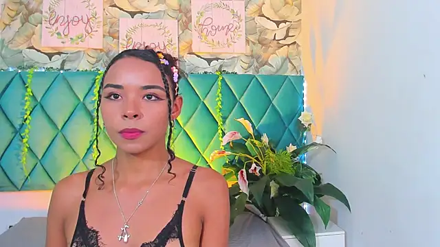 Snapshot of AlexiiaBrown chatting on May 2026 02:57:01 PM AlexiiaBrown online show from May 2026 02:57:01 PM