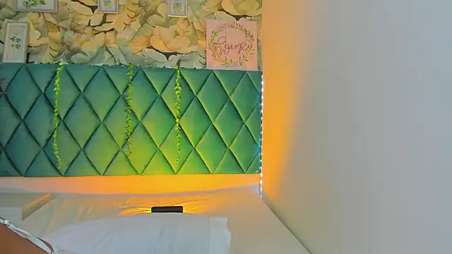 Snapshot of AlexiiaBrown chatting on May 2026 02:42:02 PM AlexiiaBrown online show from May 2026 02:42:02 PM