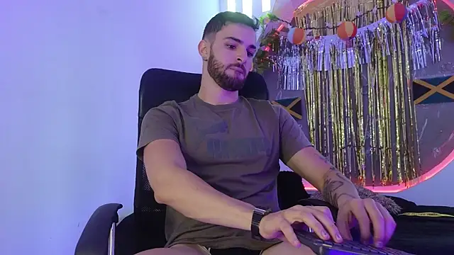 Apolo lux1 online show from April 2026 07:39:01 PM