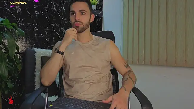 Snapshot of Apolo_lux1 chatting on January 2026 02:37:02 AM Apolo lux1 online show from January 2026 02:37:02 AM