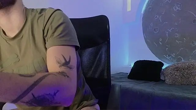 Snapshot of Apolo_lux1 chatting on February 2026 08:53:02 PM Apolo lux1 online show from February 2026 08:53:02 PM