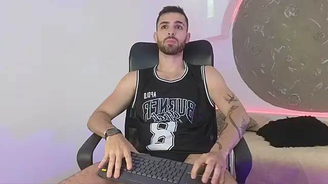 Snapshot of Apolo_lux1 chatting on February 2026 08:22:02 PM Apolo lux1 online show from February 2026 08:22:02 PM