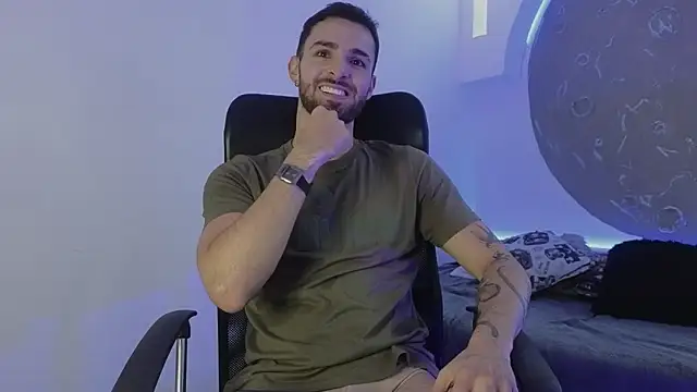 Snapshot of Apolo_lux1 chatting on February 2026 08:39:01 PM Apolo lux1 online show from February 2026 08:39:01 PM