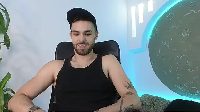 Snapshot of Apolo_lux1 chatting on January 2026 08:40:02 PM Apolo lux1 online show from January 2026 08:40:02 PM