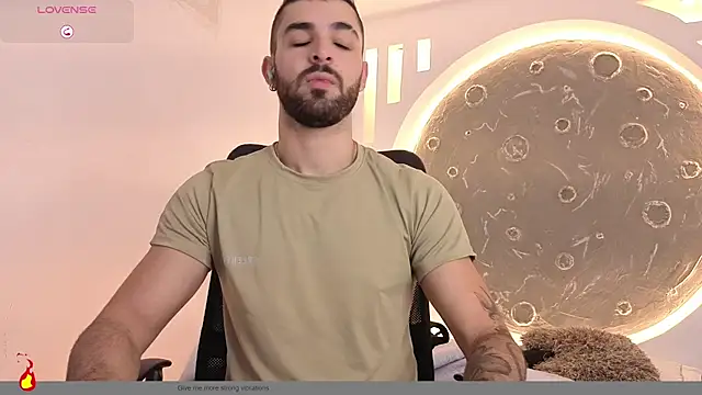 Snapshot of Apolo_lux1 chatting on June 2026 07:33:01 PM Apolo lux1 online show from June 2026 07:33:01 PM