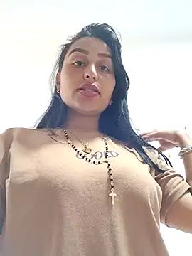 LunaRouuse  online show from May 2026 05:50:02 PM