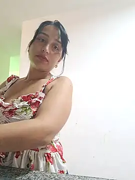 LunaRouuse  online show from February 2026 04:09:02 PM