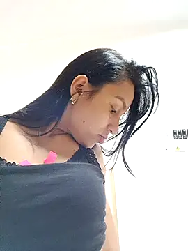 LunaRouuse  online show from February 2026 01:18:02 PM