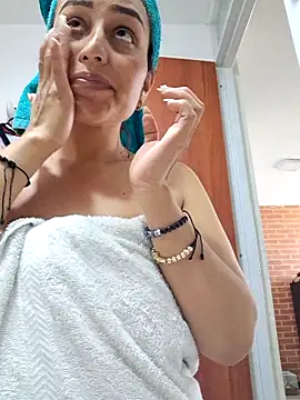 LunaRouuse  online show from February 2026 04:31:02 PM