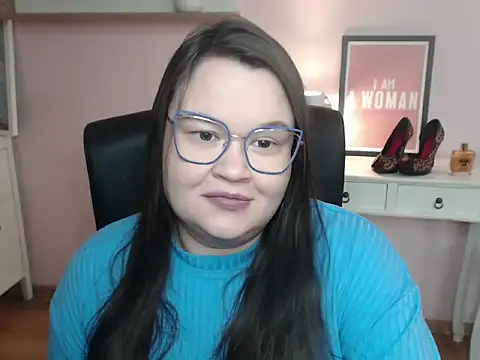 Snapshot of HollyDanceSoul chatting on February 2026 05:17:02 AM HollyDanceSoul online show from February 2026 05:17:02 AM