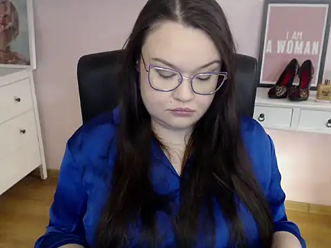 Snapshot of HollyDanceSoul chatting on February 2026 05:27:02 AM HollyDanceSoul online show from February 2026 05:27:02 AM