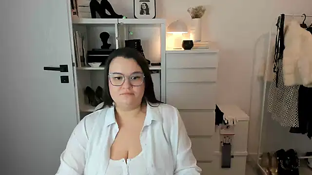 Snapshot of HollyDanceSoul chatting on February 2026 08:19:01 PM HollyDanceSoul online show from February 2026 08:19:01 PM