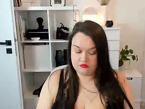 Snapshot of HollyDanceSoul chatting on February 2026 06:57:02 AM HollyDanceSoul online show from February 2026 06:57:02 AM