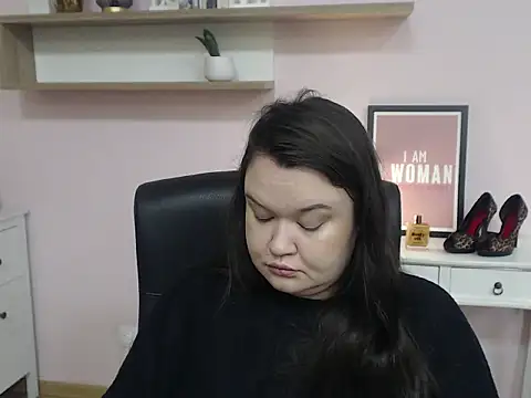 Snapshot of HollyDanceSoul chatting on February 2026 05:40:02 AM HollyDanceSoul online show from February 2026 05:40:02 AM