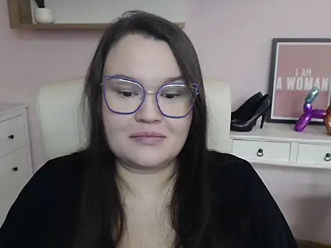 Snapshot of HollyDanceSoul chatting on January 2026 07:34:01 AM HollyDanceSoul online show from January 2026 07:34:01 AM