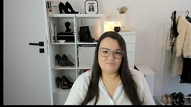 Snapshot of HollyDanceSoul chatting on February 2026 08:14:01 AM HollyDanceSoul online show from February 2026 08:14:01 AM