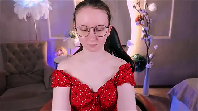 Snapshot of SunshineBlaze chatting on May 2026 01:37:02 PM SunshineBlaze online show from May 2026 01:37:02 PM