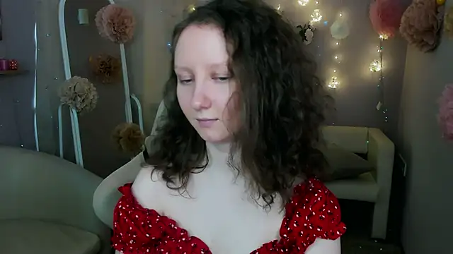 Snapshot of SunshineBlaze chatting on May 2026 01:31:02 PM SunshineBlaze online show from May 2026 01:31:02 PM