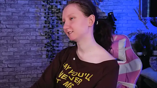 Snapshot of SunshineBlaze chatting on May 2026 01:19:01 PM SunshineBlaze online show from May 2026 01:19:01 PM