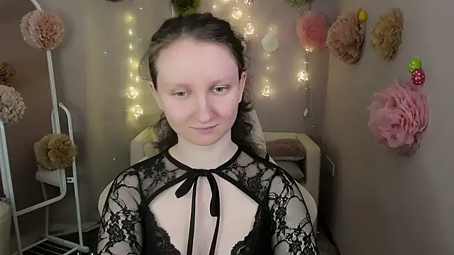 Snapshot of SunshineBlaze chatting on May 2026 01:40:02 PM SunshineBlaze online show from May 2026 01:40:02 PM