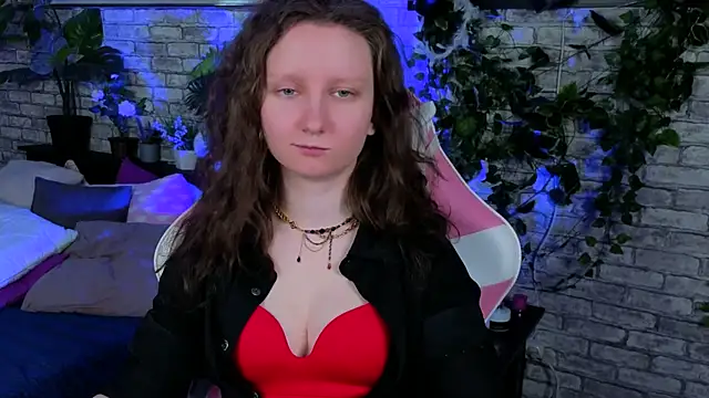 Snapshot of SunshineBlaze chatting on April 2026 05:25:02 AM SunshineBlaze online show from April 2026 05:25:02 AM