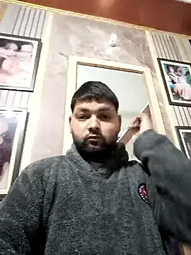 Pulkeet1433 online show from February 2026 05:32:02 PM