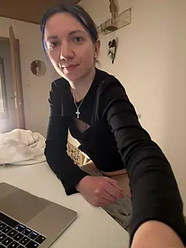 Marina und Jayden online show from February 2026 10:10:02 PM