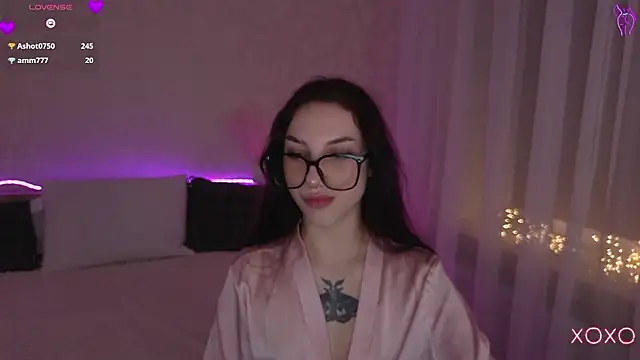 Snapshot of TianaHot777 chatting on February 2026 01:44:02 AM TianaHot777 online show from February 2026 01:44:02 AM