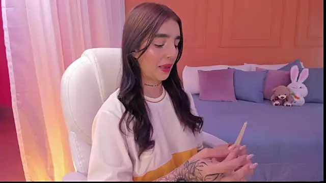 Abriil cutee online show from July 2026 01:47:01 PM