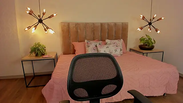 Abriil cutee online show from February 2026 11:58:01 PM