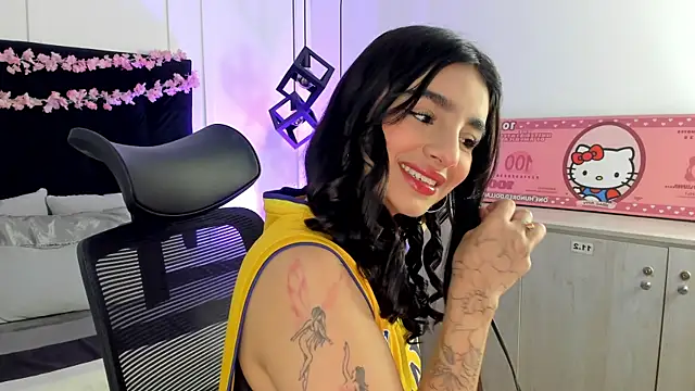 Abriil cutee online show from April 2026 01:51:01 PM