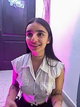 Snapshot of Abriil_cutee chatting on June 2026 03:17:01 PM Abriil cutee online show from June 2026 03:17:01 PM