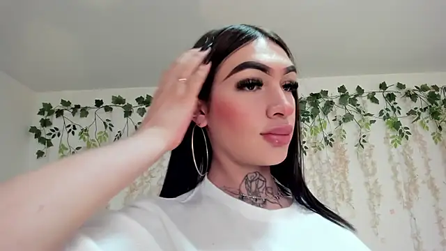 lizz lunna online show from March 2026 08:03:02 PM