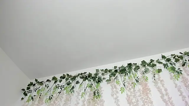 lizz lunna online show from March 2026 10:11:01 PM