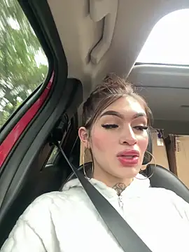 lizz lunna online show from May 2026 12:50:01 PM