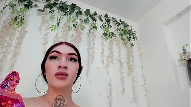 lizz lunna online show from July 2026 07:11:01 PM