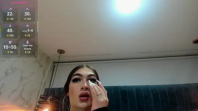 lizz lunna online show from February 2026 08:04:01 PM