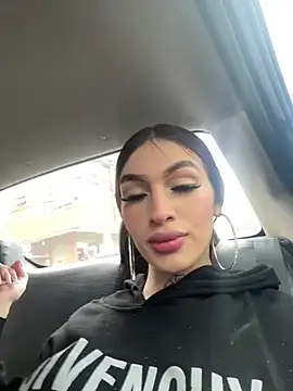 lizz lunna online show from April 2026 07:47:01 PM